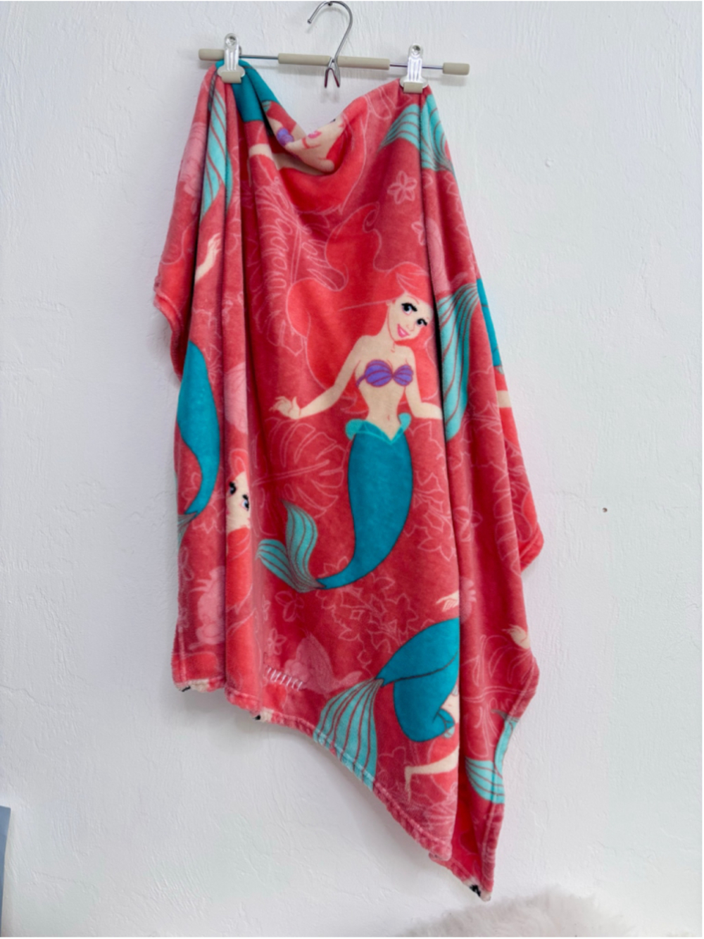 Disney The Little Mermaid Throw Blanket OS Coral Blue Hooded Ariel Flounder